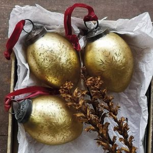 Glass_Egg_Decoration_etched_Antique_Gold