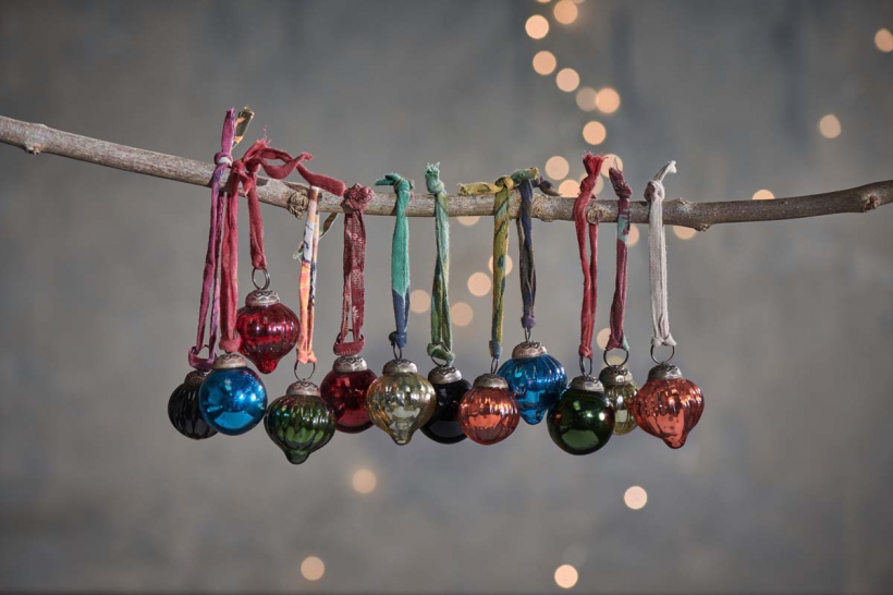 Dew_Drop_Baubles_Mixed_Antique_Set_of_12_lifestyle