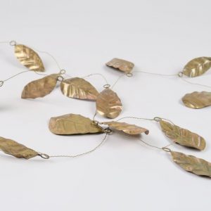 Grand_Illusions_Golden_Leaf_Garland_cutout