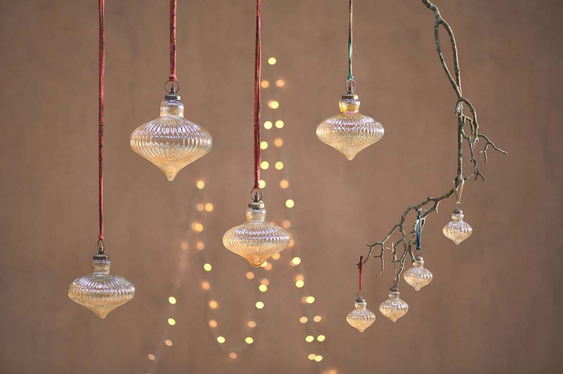Set of 4 Gold Luster Eliza Baubles - Image 2
