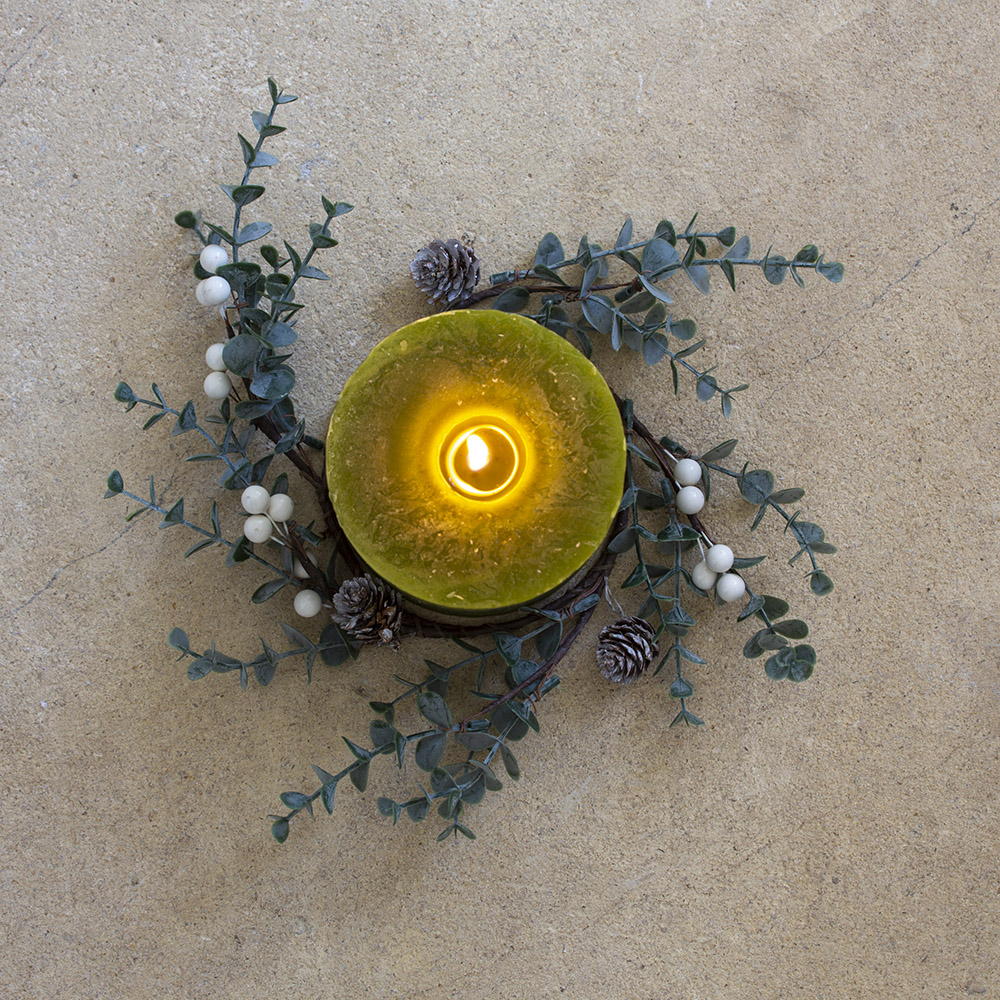 White Berry and Cone Candle Ring - Image 4