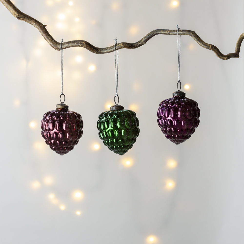 Grand_Illusions_Merry_Berry_Bauble_Duo_Hanging