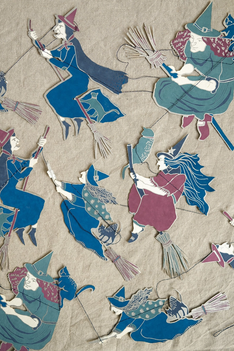 Wicked Witches Paper Garland - 3 Metres Long - Image 2