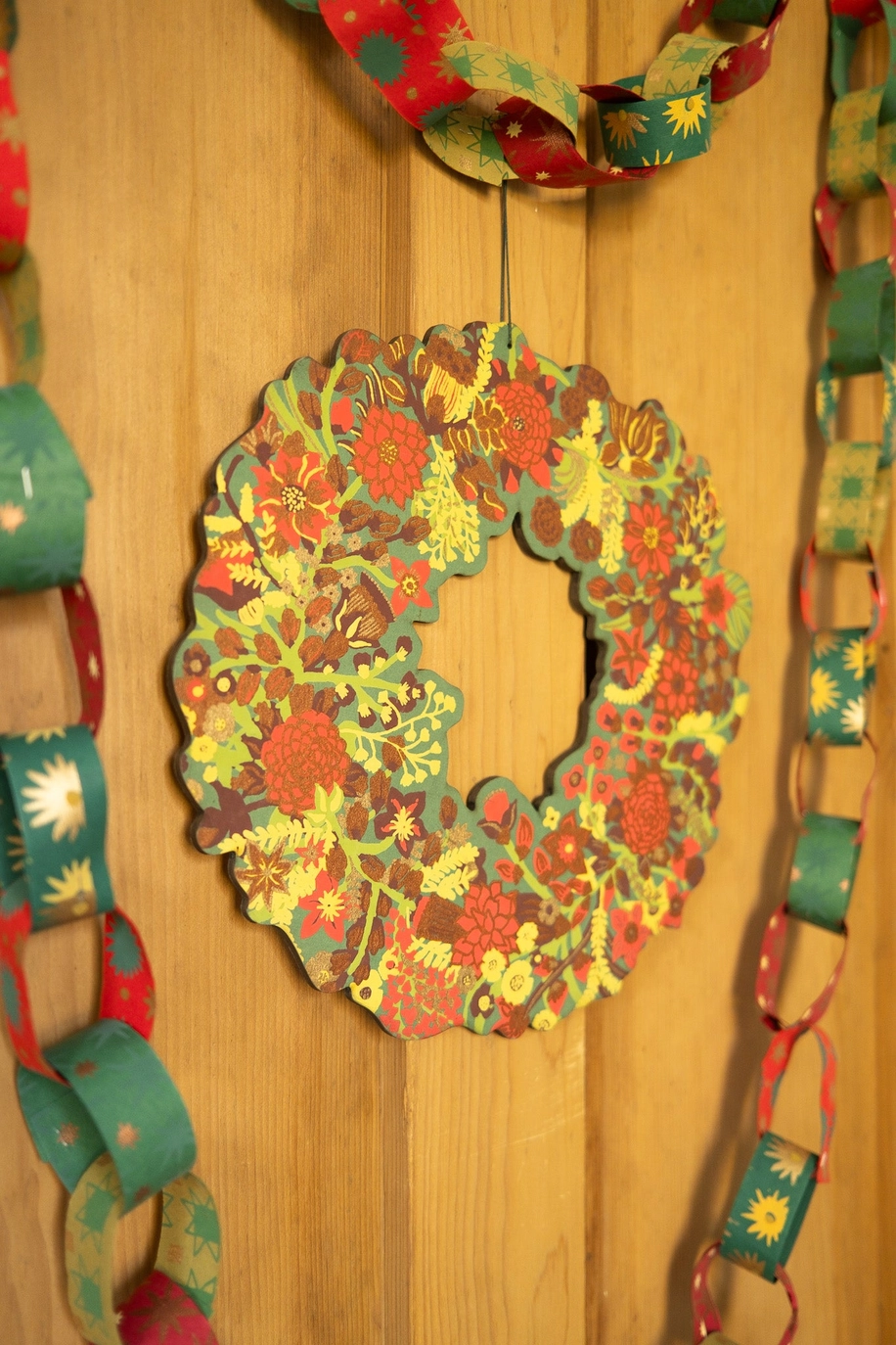 Cotton Board Christmas Foliage Wreath - Image 5