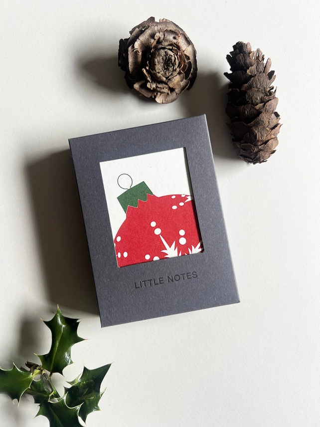 Red and Green Bauble Little Notes Card Set - Boxed - Image 5